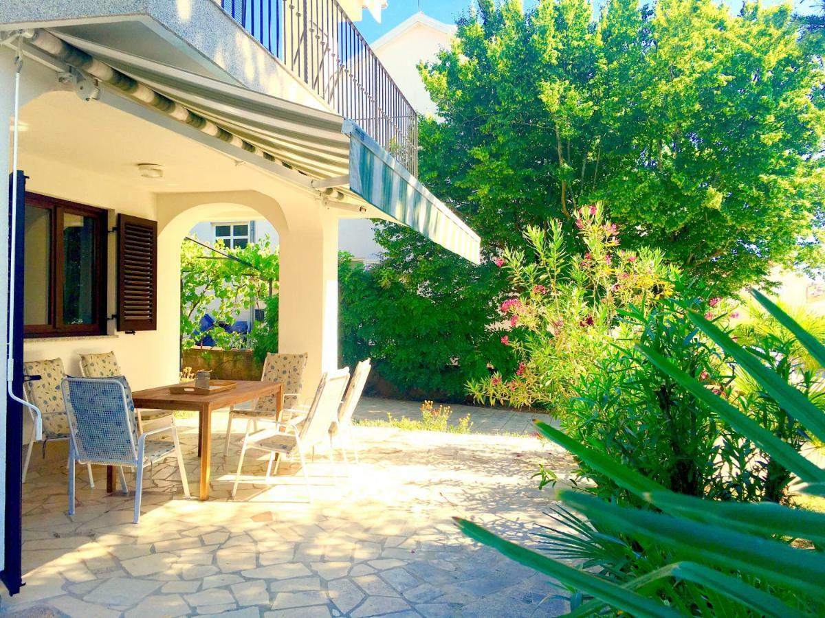 Apartment Olive Groove Malinska Esterno foto